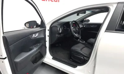 Kia K3 2022, 56153 км, за 8314.37 USD - фото 10