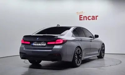 BMW 5-Series 2023, 68977 км, за 29085.16 USD