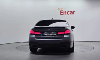 BMW 5-Series 2023, 68977 км, за 29085.16 USD