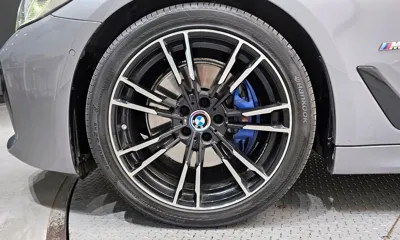 BMW 5-Series 2023, 68977 км, за 29085.16 USD