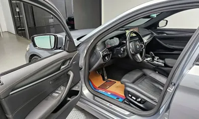 BMW 5-Series 2023, 68977 км, за 29085.16 USD - фото 10