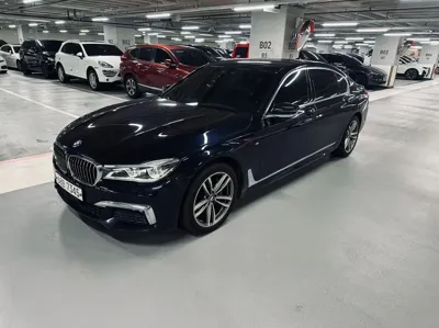 BMW 7-Series · 2017 год