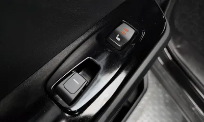 KG_Mobility_Ssangyong Torres 2023, 34464 км, за 13778.39 USD - фото 29