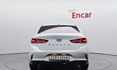 Hyundai Sonata 2018, 107165 км, за 6276.84 USD