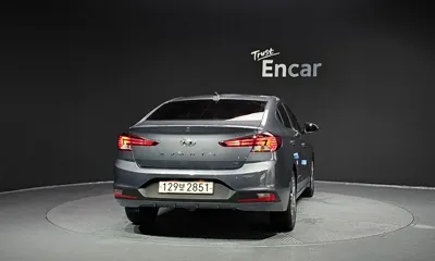 Hyundai Avante 2019, 70107 км, за 7761.12 USD