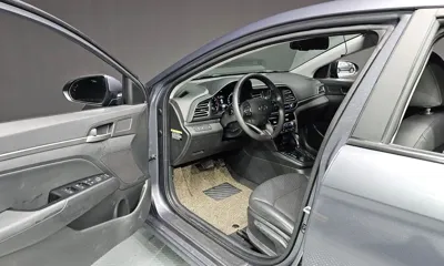 Hyundai Avante 2019, 70107 км, за 7761.12 USD - фото 10