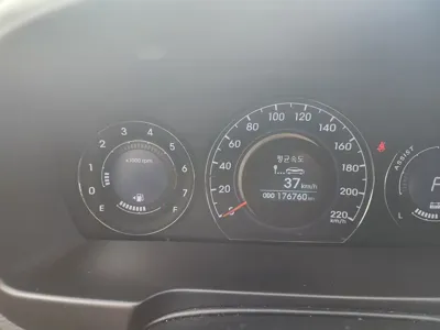 Hyundai Avante 2012, 176760 км, за 2475.57 USD