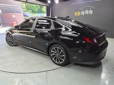 Hyundai Sonata 2020, 117700 км, за 8791.65 USD