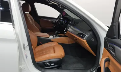 BMW 5-Series 2018, 74832 км, за 16848.36 USD - фото 11