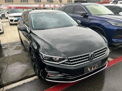 Volkswagen Magotan 2025, 13000 км, за 17346.9 USD