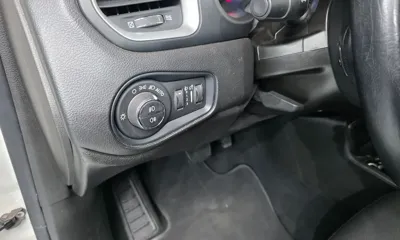 Jeep Renegade 2021, 79618 км, за 8790.78 USD - фото 18