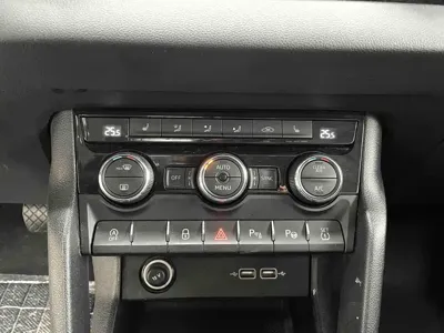 Skoda Karoq 2021, 57600 км, за 12236.28 USD - фото 11