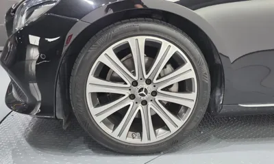 Mercedes-Benz E-Class 2017, 123876 км, за 12871.35 USD