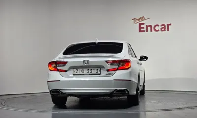 Honda Accord 2018, 120042 км, за 9816.03 USD