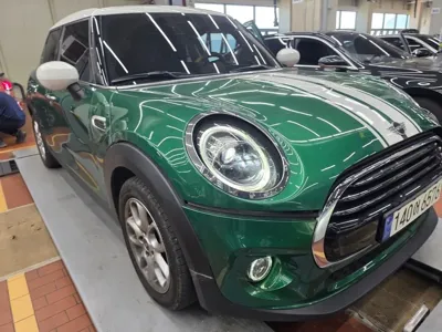 MINI Cooper 2021, 31070 км, за 13680.79 USD