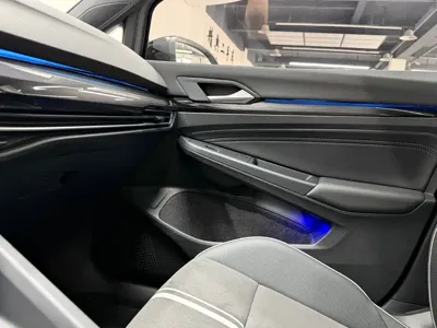 Volkswagen Golf 2023, 22000 км, за 21600.52 USD - фото 23