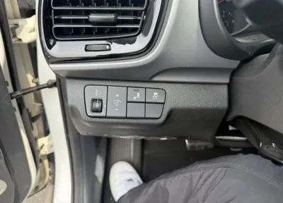 Kia Stonic 2020, 57893 км, за 9584.88 USD - фото 7
