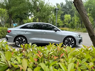Audi A3 2023, 17000 км, за 26456.23 USD