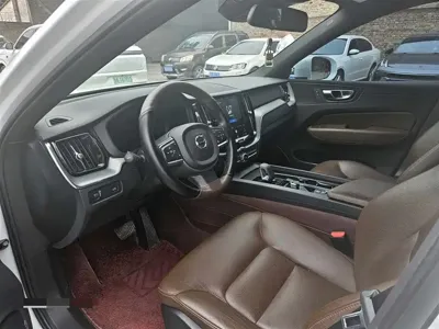 Volvo XC60 2022, 60000 км, за 19891.24 USD - фото 7