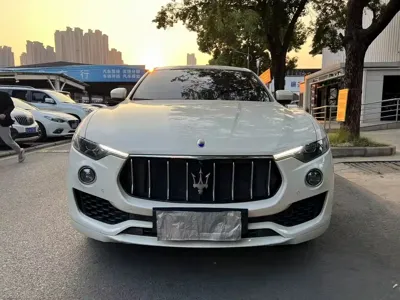 Maserati Levante 2017, 60000 км, за 24396.08 USD