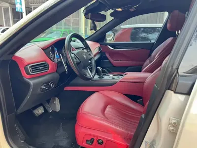 Maserati Levante 2017, 60000 км, за 24396.08 USD