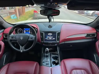 Maserati Levante 2017, 60000 км, за 24396.08 USD