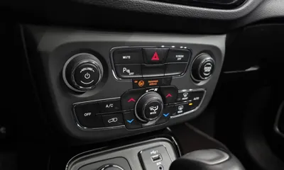Jeep Compass 2019, 44373 км, за 10838.15 USD - фото 16