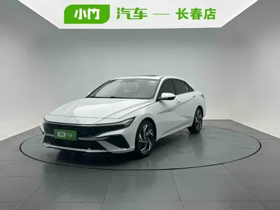 Hyundai Elantra · 2023 год