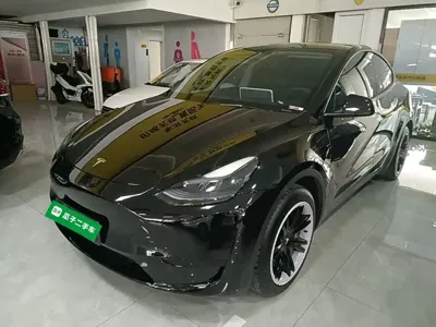 Tesla Model Y 2023, 36400 км, за 26180.96 USD