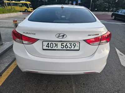 Hyundai Avante 2012, 105574 км, за 2953.92 USD