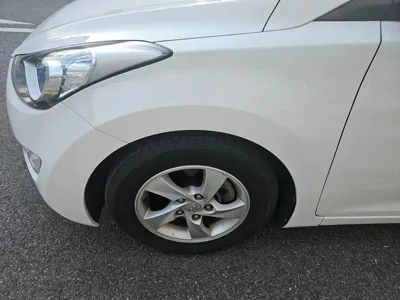Hyundai Avante 2012, 105574 км, за 2953.92 USD