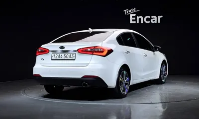 Kia K3 2015, 109839 км, за 4729.37 USD