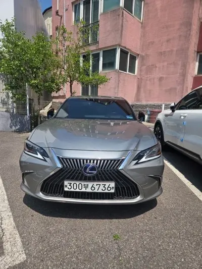 Lexus ES · 2019 год