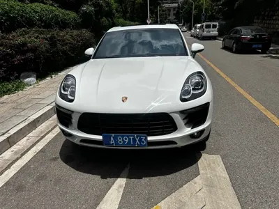 Porsche Macan 2015, 140000 км, за 14056.4 USD