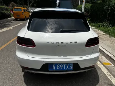 Porsche Macan 2015, 140000 км, за 14056.4 USD