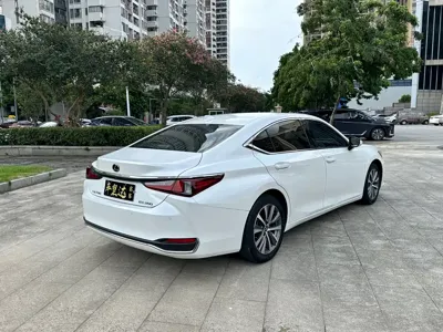 Lexus ES 2018, 70000 км, за 21956.8 USD - фото 6