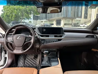 Lexus ES 2018, 70000 км, за 21956.8 USD - фото 9