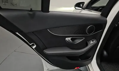Mercedes-Benz C-Class 2019, 51122 км, за 15091.24 USD - фото 25