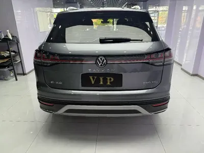 Volkswagen Tayron 2022, 17000 км, за 29174.32 USD