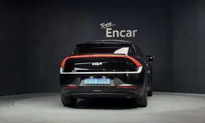 Kia EV6 2022, 38024 км, за 20029.1 USD
