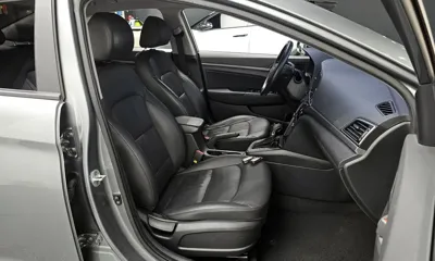 Hyundai Avante 2017, 127810 км, за 4558.97 USD - фото 10