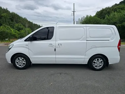 Hyundai Starex 2016, 236949 км, за 6055.87 USD