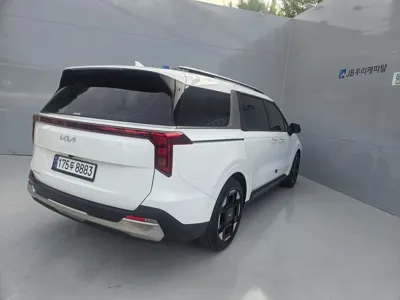 Kia Canival 2025, 32035 км, за 23615.65 USD