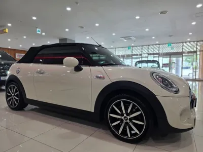 MINI Cooper Convertible 2018, 83757 км, за 10336.08 USD