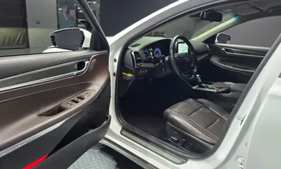 Hyundai Grandeur 2019, 59546 км, за 12964.18 USD - фото 10