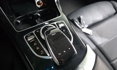 Mercedes-Benz GLC-Class 2019, 48179 км, за 17120.58 USD - фото 9