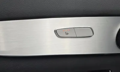 Mercedes-Benz GLC-Class 2019, 48179 км, за 17120.58 USD - фото 30