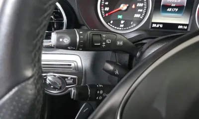 Mercedes-Benz GLC-Class 2019, 48179 км, за 17120.58 USD - фото 34