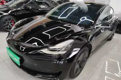 Tesla Model 3 · 2019 год