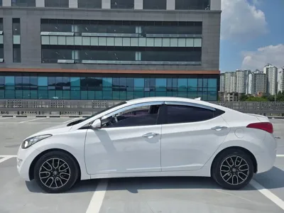 Hyundai Avante 2012, 110000 км, за 2925.31 USD